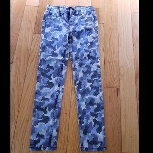 Squeeze Girl's pant  Blue camo print  Size 10